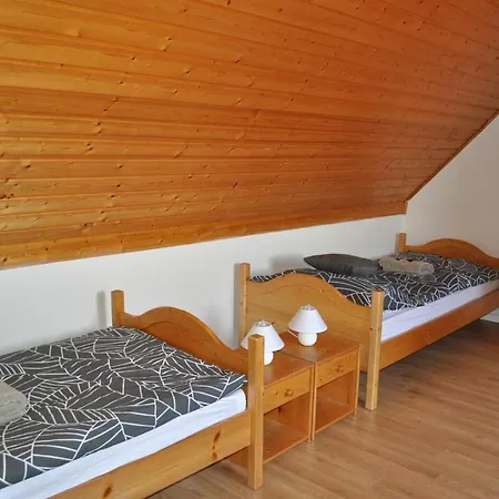 別荘 Sarkcsillag Vendeghaz *