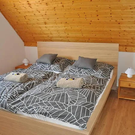 Sarkcsillag Vendeghaz *