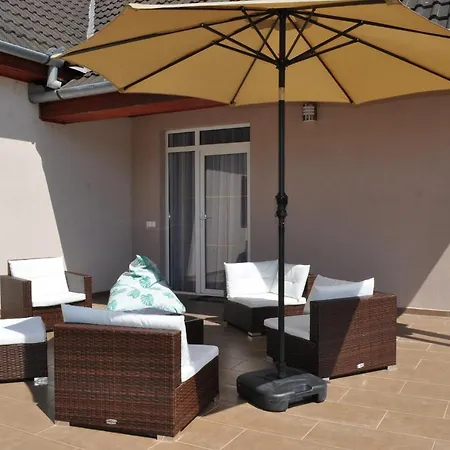 Sarkcsillag Vendeghaz Tatil Evi *